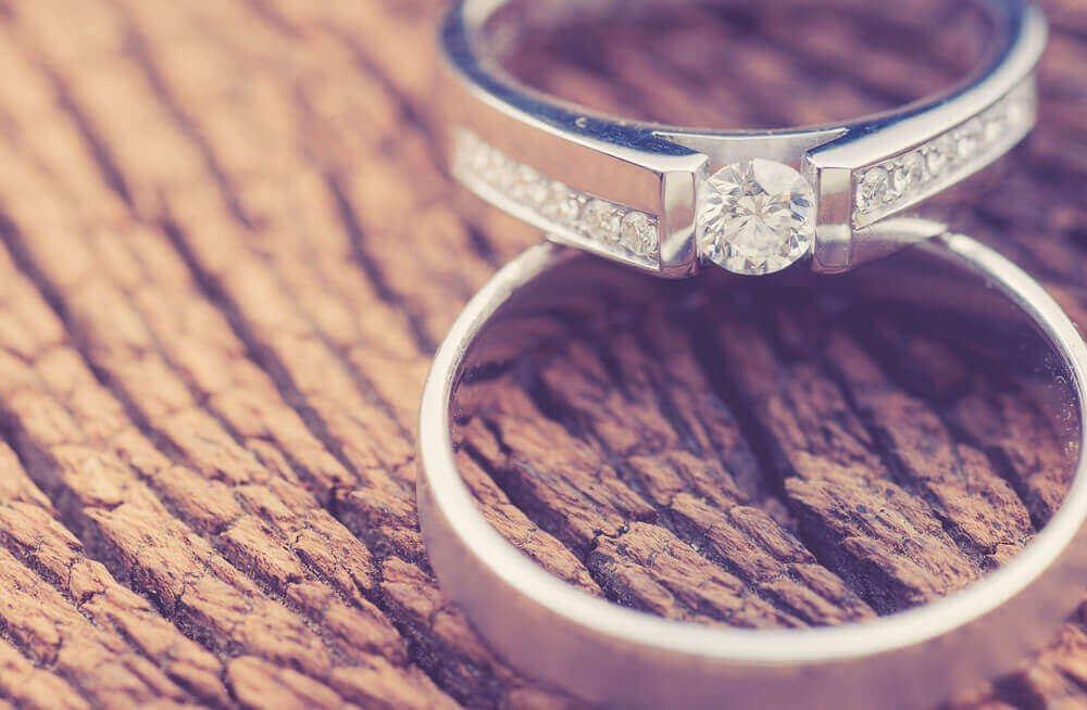 Diamond wedding rings UAE